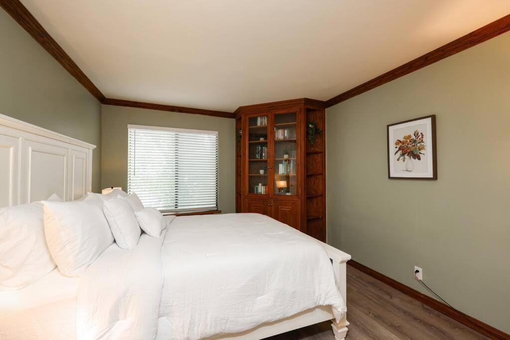 Chic Condo Steps From Petco Park 샌디에이고 외부 사진