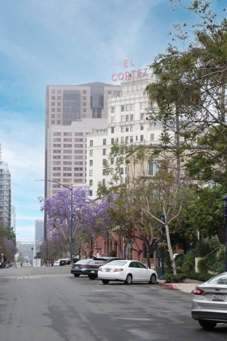 Chic Condo Steps From Petco Park 샌디에이고 외부 사진